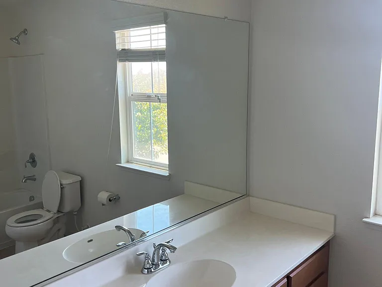 230 Cogburn Cir — Photo 7