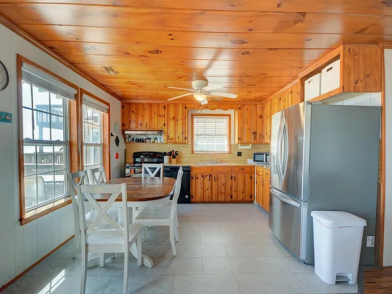 1108 N Shore Dr — Photo 7