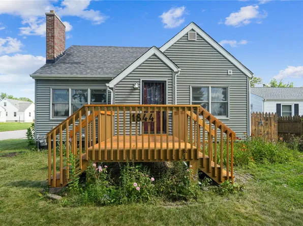 1844 B Ave NW, Cedar Rapids, IA 52405
