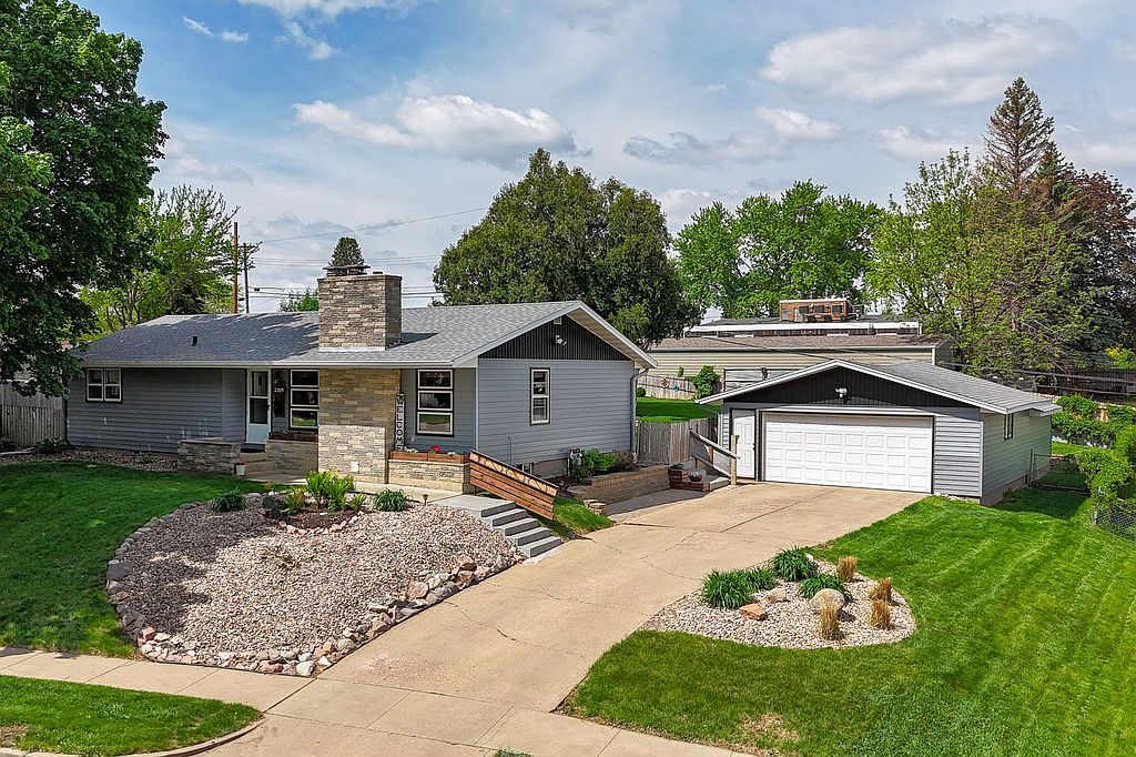 2309 S Sherman Ave - Property Image