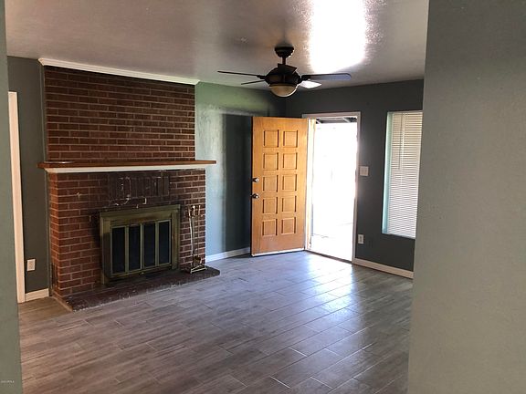 5th image of 2233 W Belmont Ave