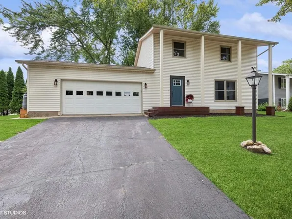 2202 Shallowford Dr, Valparaiso, IN 46383