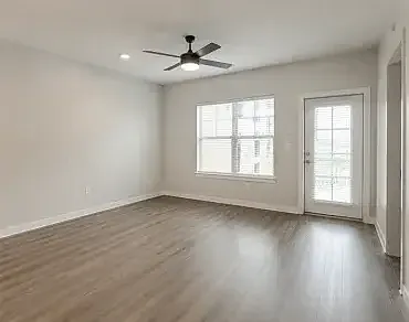 Elm Street Lofts — Photo 2