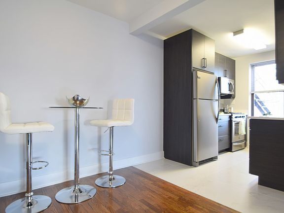 ROC Super Deluxe 31-5D Kitchen 4