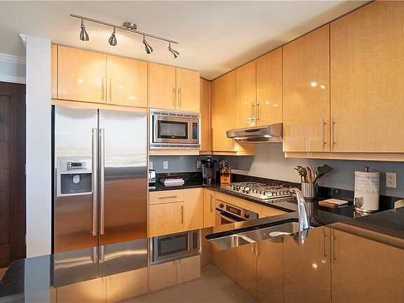 4th image of 1 W Exchange St Unit 1901