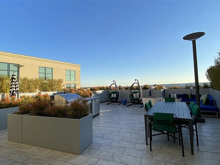5100 Wilshire Blvd — Photo 2