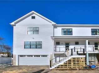 40 Gould Ave, Fairfield, CT 06824