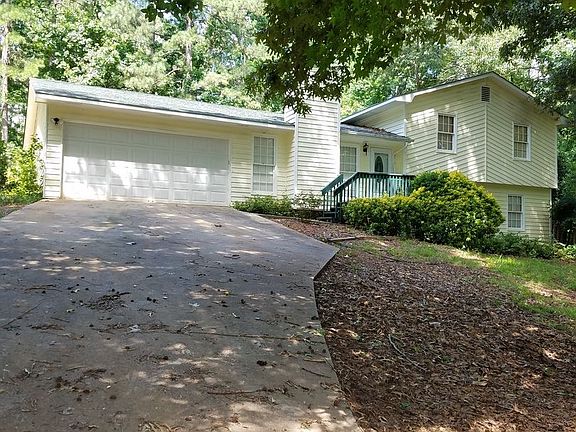 3rd image of 215 Cypress Cir