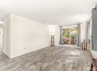 5912 California Ave SW APT 102, Seattle, WA 98136