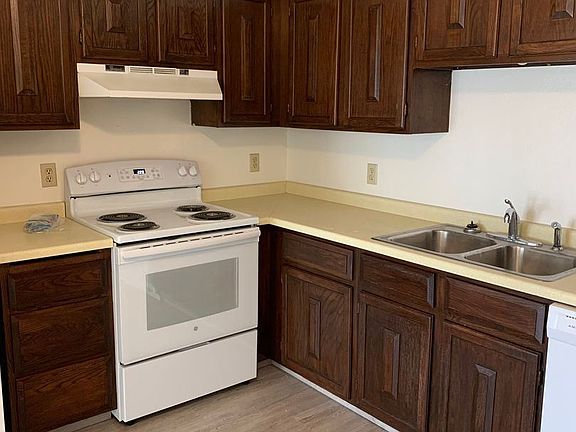 3rd image of 603 3rd Ave NE #3