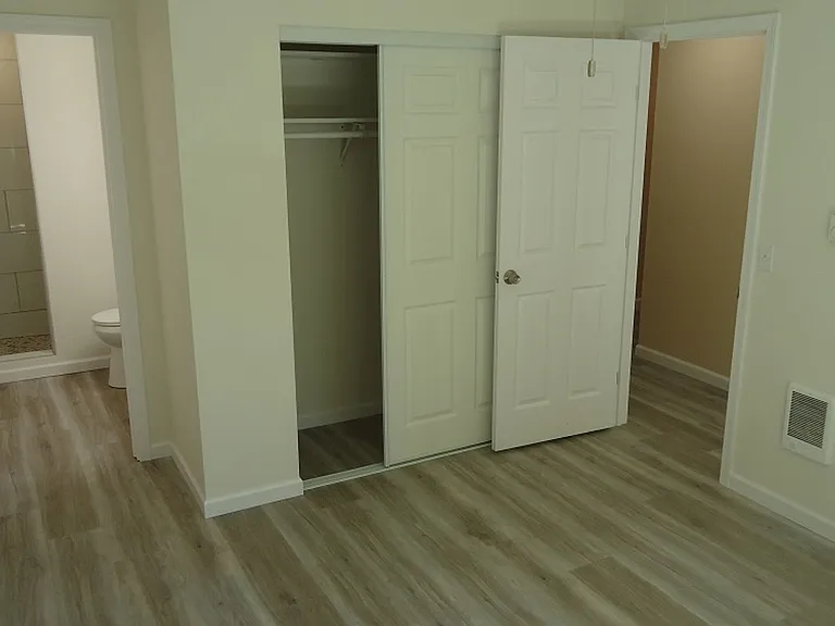 Glenview West Apartments — Photo 58