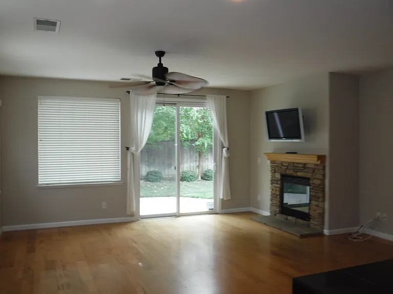 1390 Andleman Ct — Photo 16