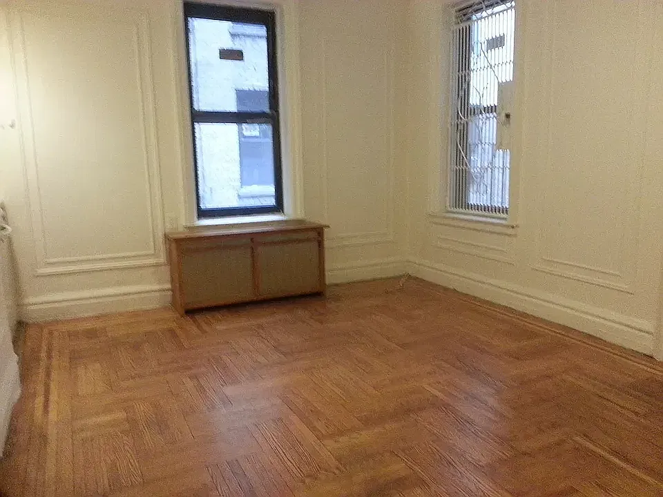 306 W 75th St #3C