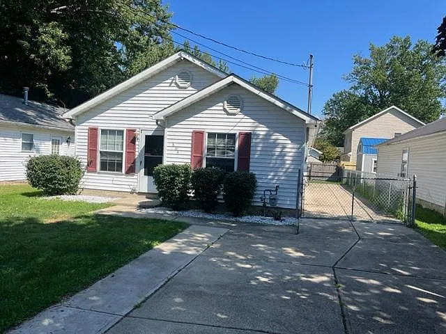864 Beech Ave