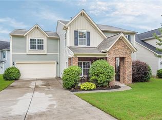 1304 Woodglen Ln, Matthews, NC 28104