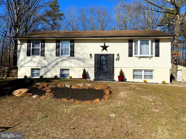 22 Debras Ln, Sicklerville, NJ 08081