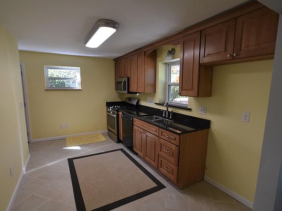 3rd image of 3662 Twinview Dr