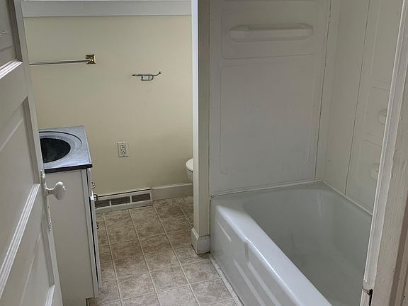 2nd floor bathroom