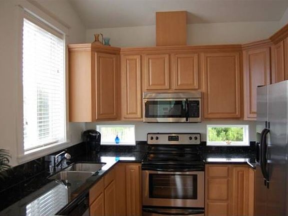 4th image of 440 Marine View Dr