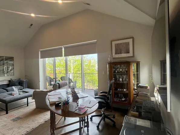 1418 W Addison