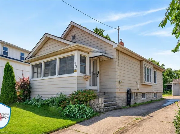 208 Carlton St, Saint Catharines, ON L2R 1S6