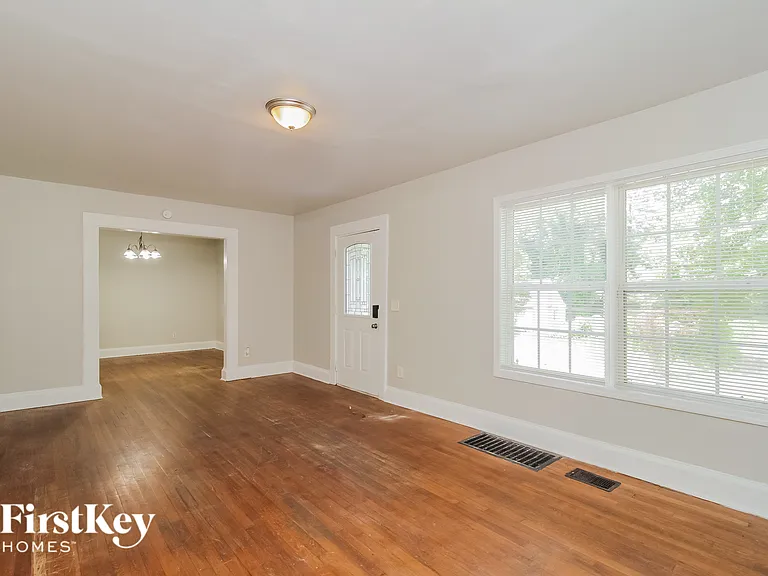 1750 Avon Ave SW — Photo 2