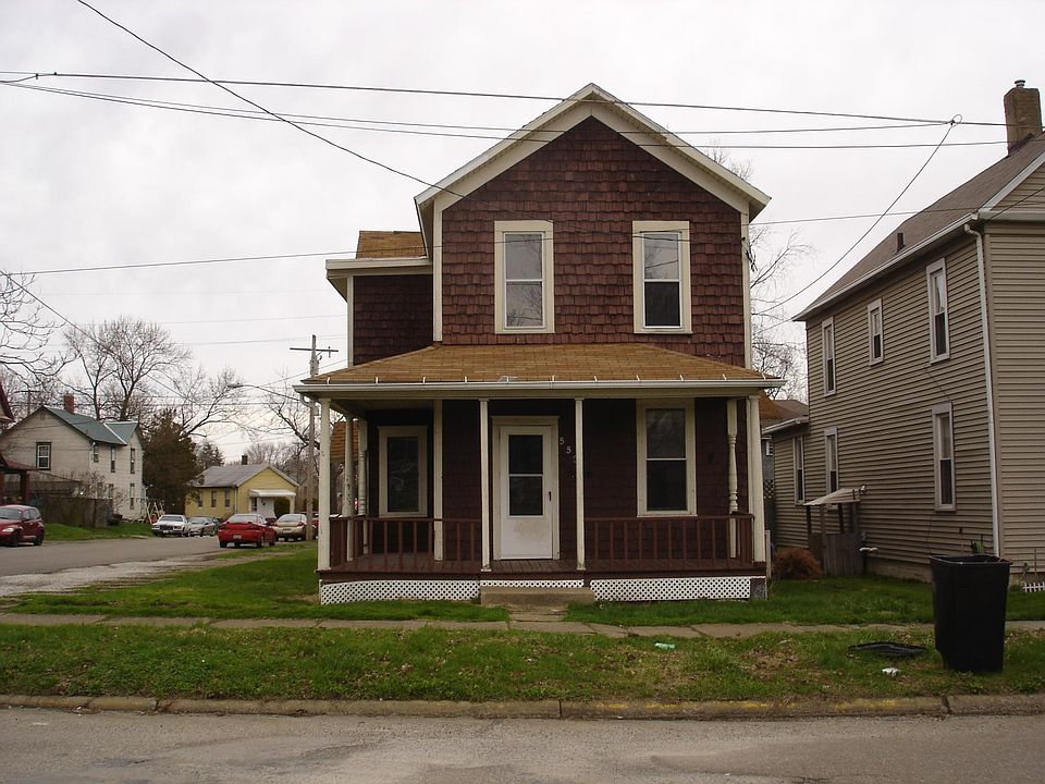 COZY, comfy, and spacious duplex for rent. Your pets are als