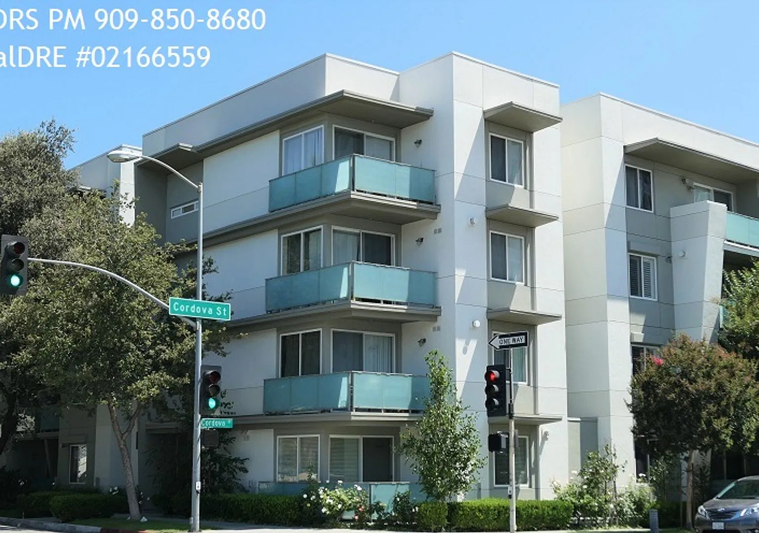 Pasadena 2 Bedroom Apartment — Photo 1