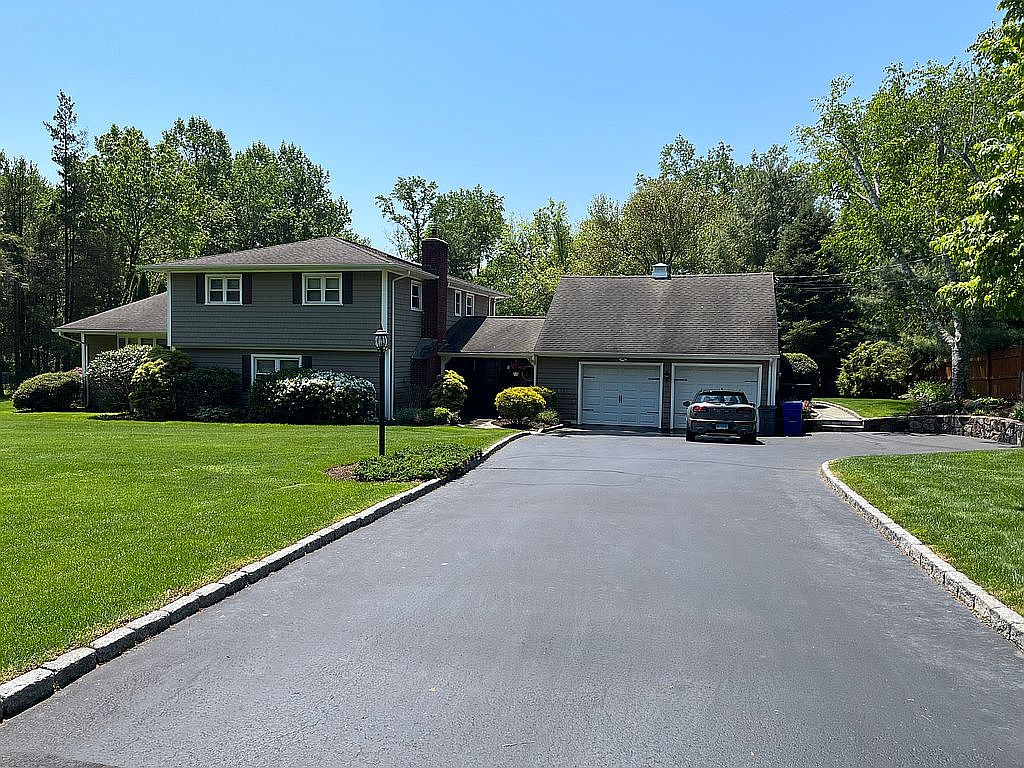 19 Huckleberry Dr S, Norwalk, CT 06850 Zillow