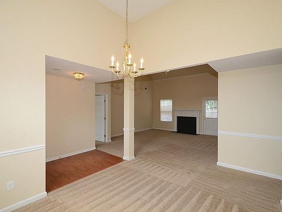 4th image of 1604 Village Place Cir NE