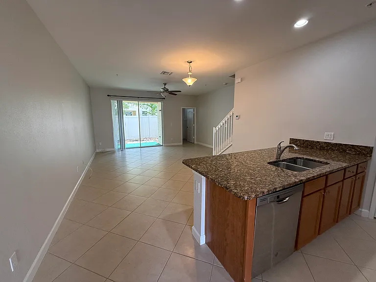 9519 SW Merlin Ct — Photo 6
