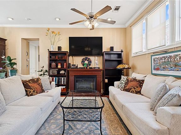 4th image of 838 Washington Ave #838
