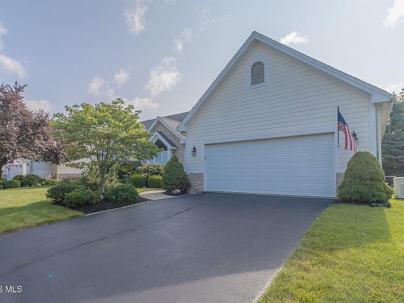 3rd image of 4854 Marble Cliff Blvd