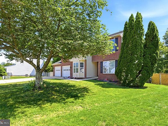 2nd image of 10654 Ashford Cir