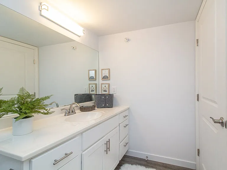 Ivy Hills Living Spaces — Photo 137