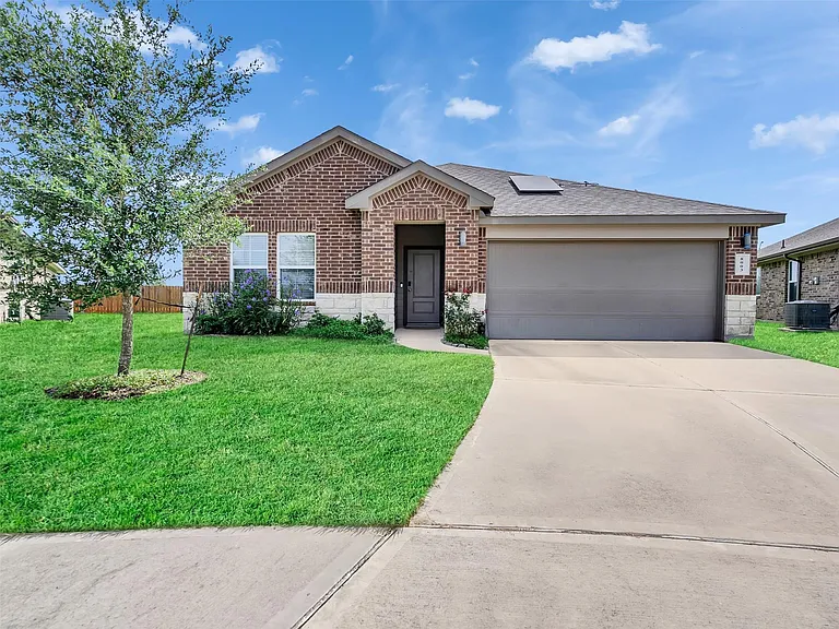 8003 Black Forest Ln — Photo 2