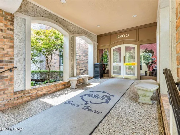 5800 Coach Gate Wynde APT 301, Windy Hills, KY 40207