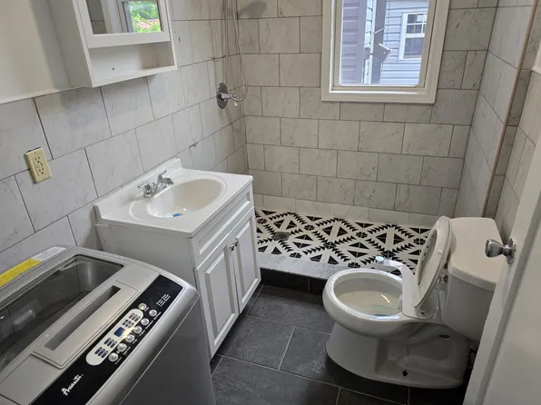 222 Danforth Avenue image 15 of 18