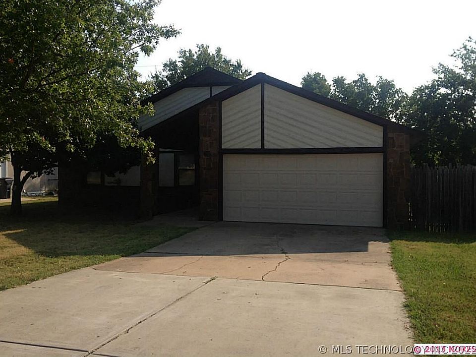 1st image of 13907 S Poplar Pl