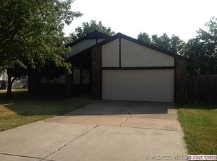 13907 S Poplar Pl, Glenpool, OK 74033