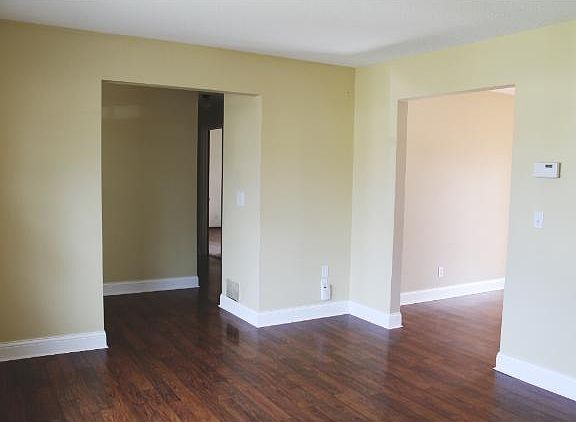 4th image of 15798 Harwell Ave