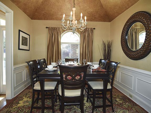 4th image of 853 Shelter Cove Ct