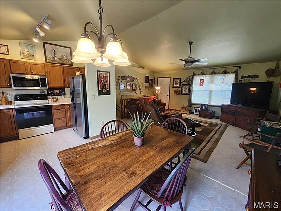 5th image of 379 Martin Field Ct
