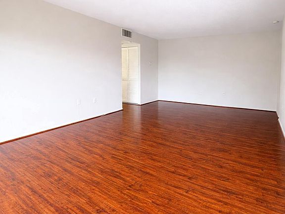 5th image of 280 Bridgewater Rd #J5