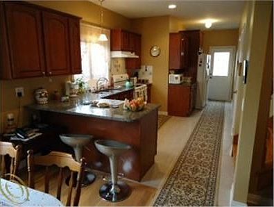 2nd image of 22948 Pleasant St