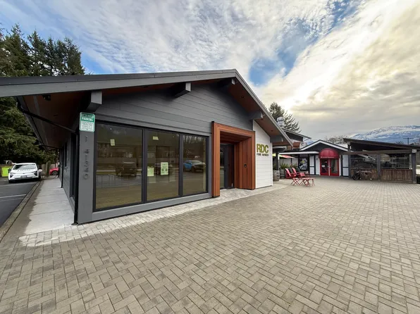 41340 Government Rd #206, Squamish, BC V0N 1H0