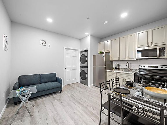 5th image of 803 Avenue K #F