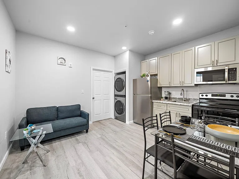 803 Avenue K #C-F — Photo 5
