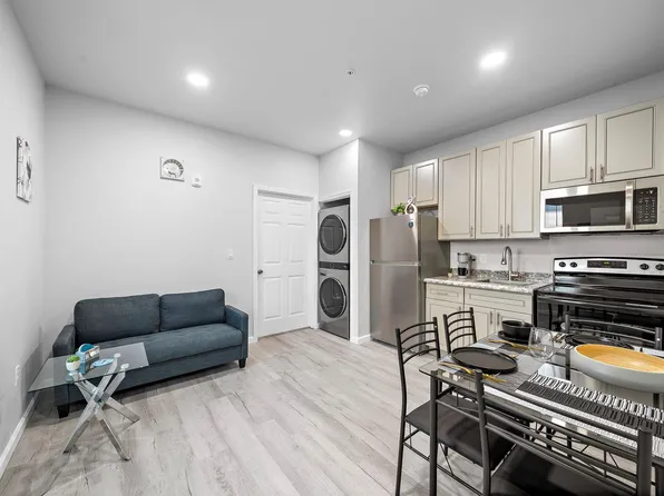 803 Avenue K #F, Galveston, TX 77550
