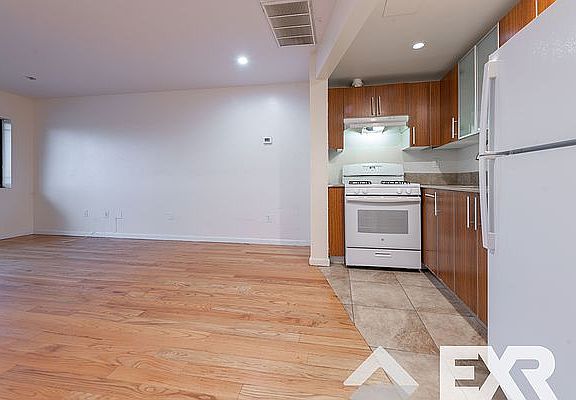 3rd image of 10604 Northern Blvd #5C